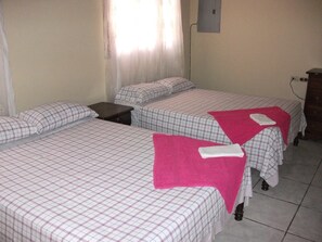 Vierbettzimmer | Zimmersafe, kostenloses WLAN