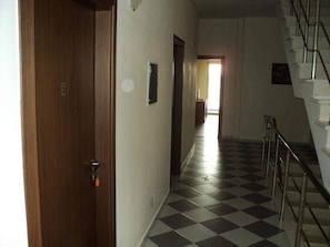 Interni