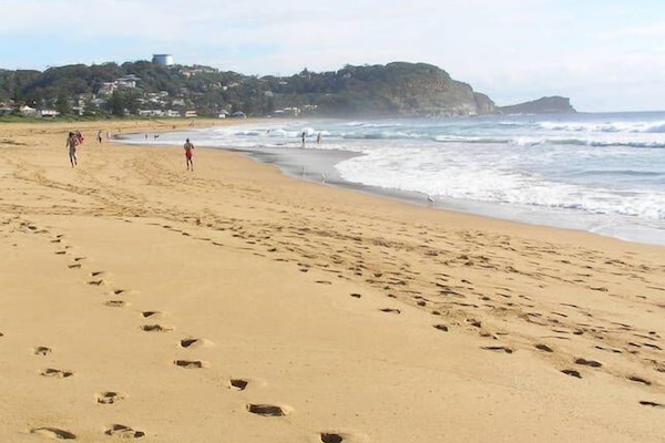 Sulla spiaggia, lettini da mare