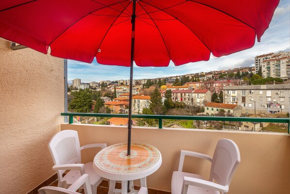 Outdoor dining - Apartment Infinity Rijeka, capacity 2+2 (Rijeka)