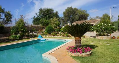 Casa das Rosas, a peaceful stress-free villa to relax