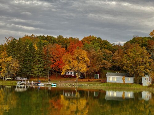 Cozy Up North cabin on beautiful Lake Waukenabo