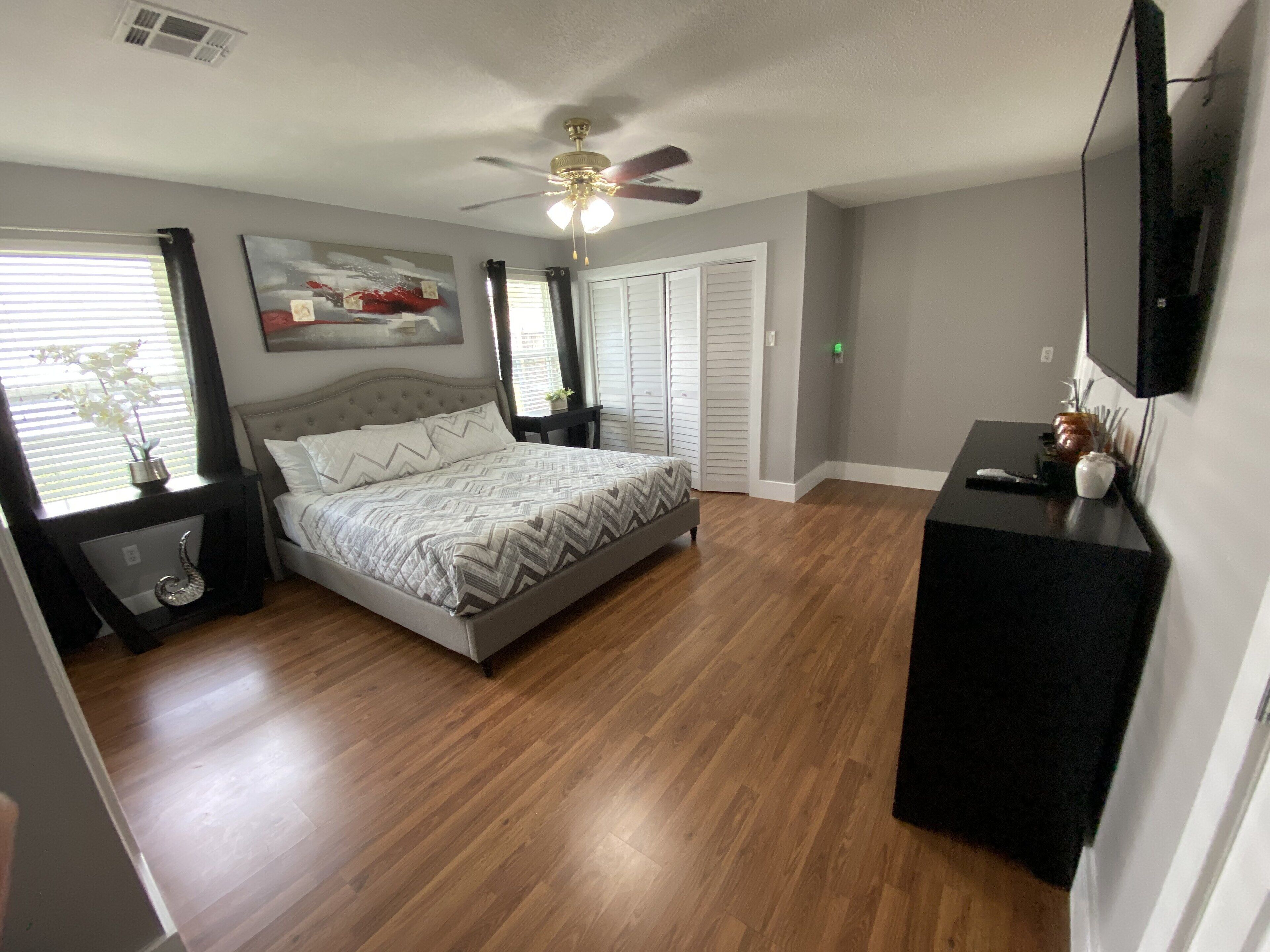 Home sweet home near New Orleans, 5BR & 12 beds