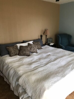 2 bedrooms, bed sheets