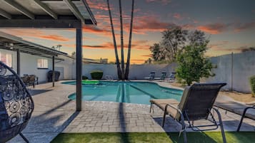 Outdoor pool, a heated pool