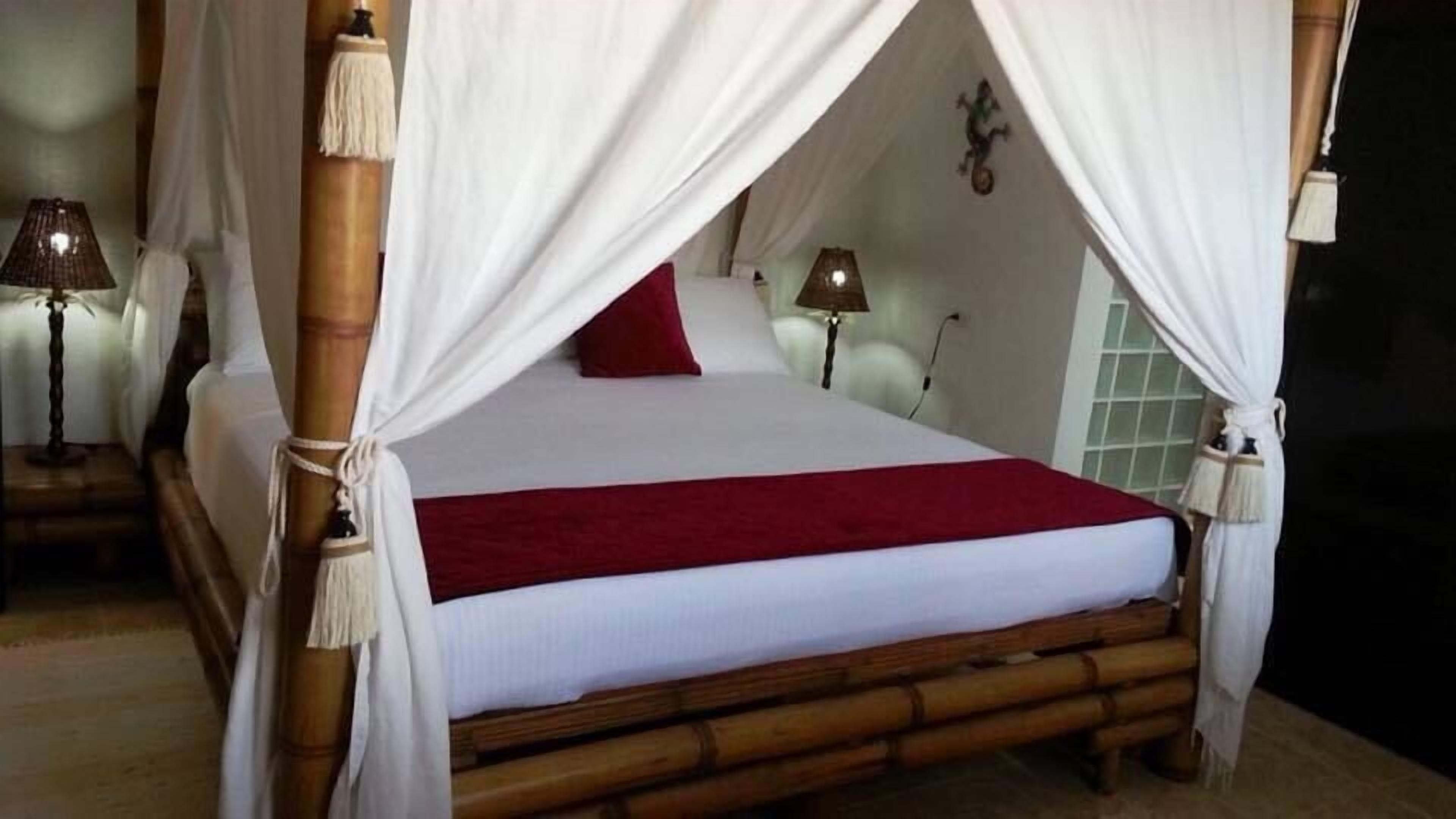 House, 4 Bedrooms, Non Smoking | 4 bedrooms, in-room safe, iron/ironing board, WiFi (free)