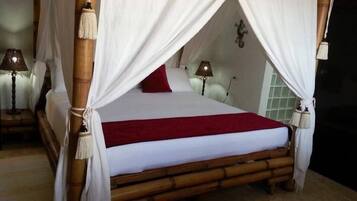 House, 4 Bedrooms, Non Smoking | 4 bedrooms, in-room safe, iron/ironing board, WiFi (free)