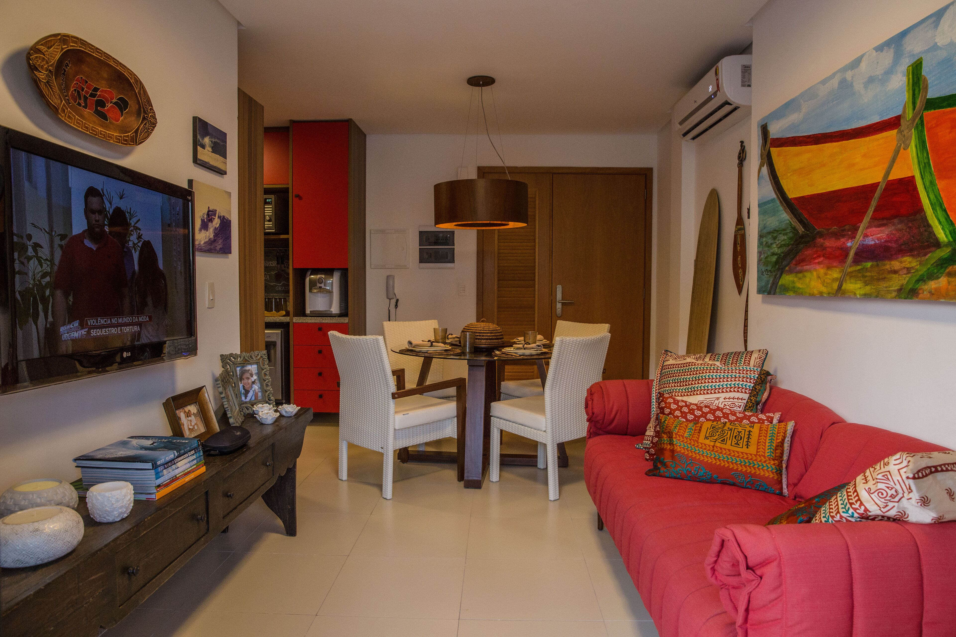 Super cozy flat in waterfront condominium. Sleeps 6 people.