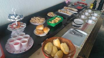 Desayuno continental incluido todos los días