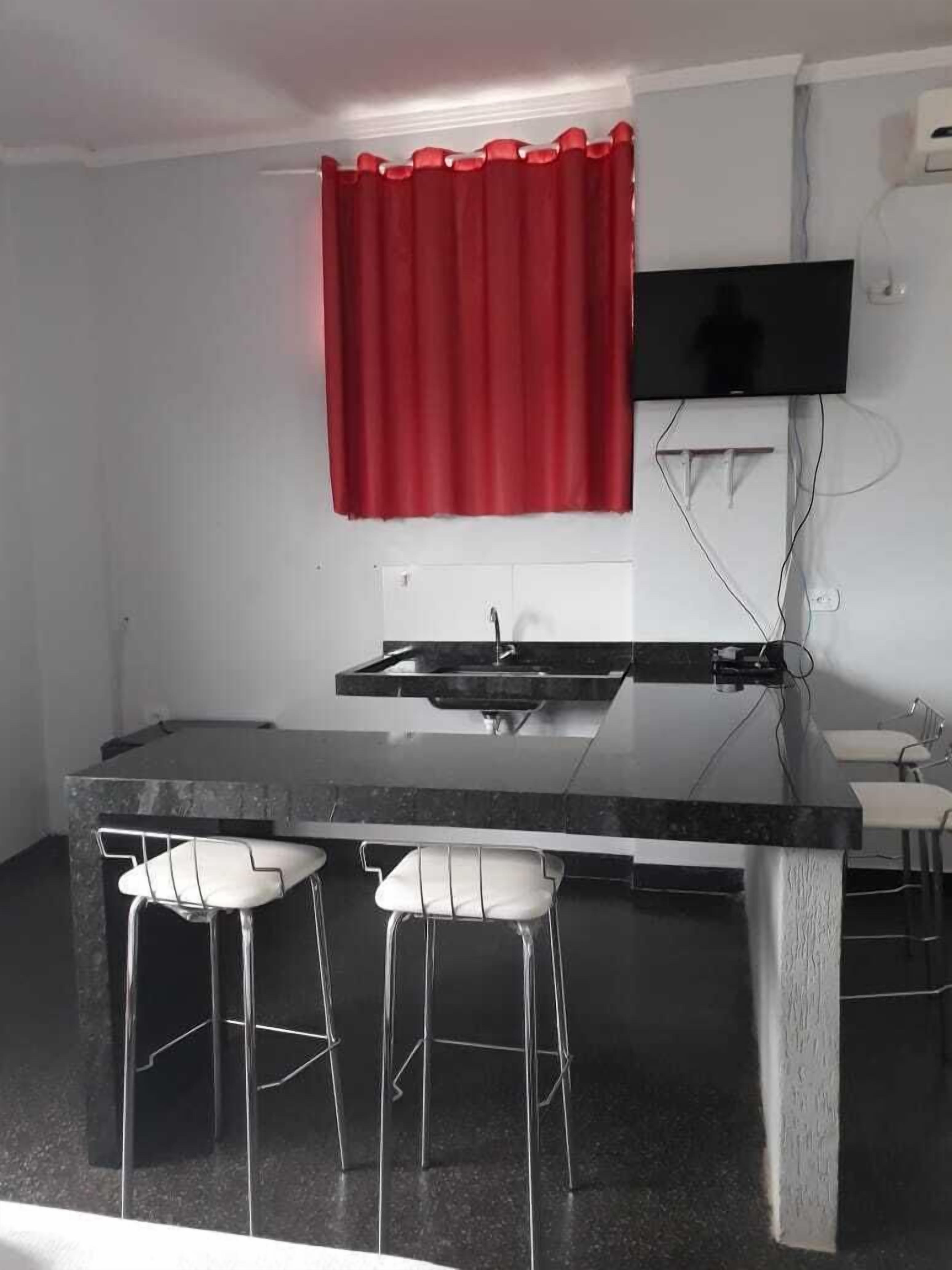 Quarto luxo, várias camas, vista para a cidade | Roupas de cama antialérgicas, frigobar, individualmente decorados