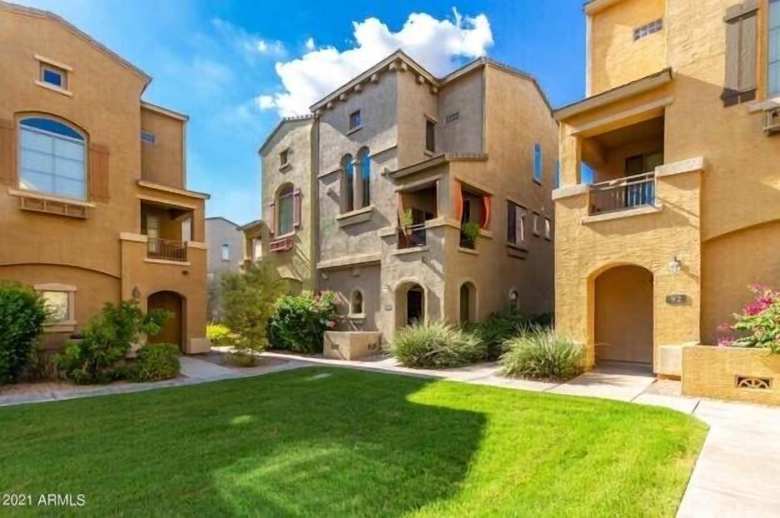 Beautiful Condo in Northeast Phoenix 2 Car Garage
