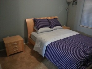 2 bedrooms, iron/ironing board, WiFi - Beautiful Condo in Northeast Phoenix 2 Car Garage (Phoenix)