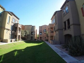 Exterior - Beautiful Condo in Northeast Phoenix 2 Car Garage (Phoenix)