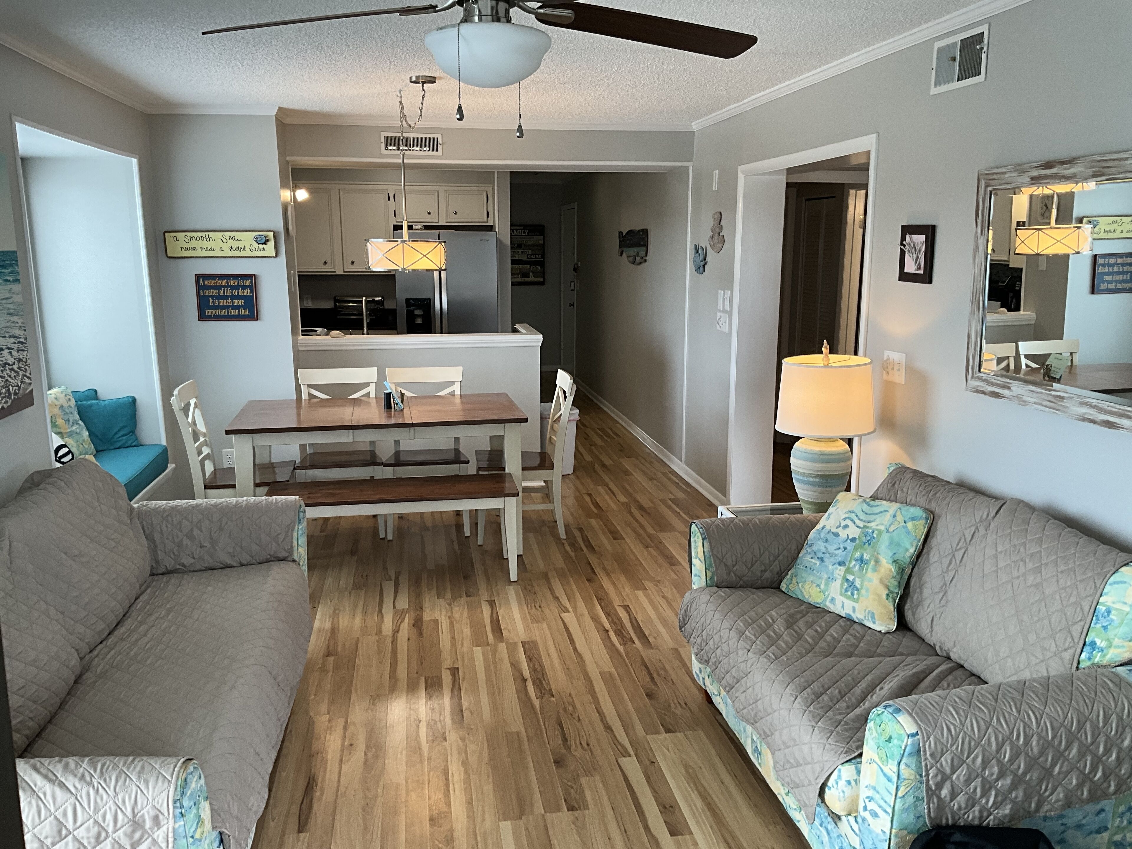 TV connectée, lecteur de DVD, vidéothèque, chaîne hi-fi