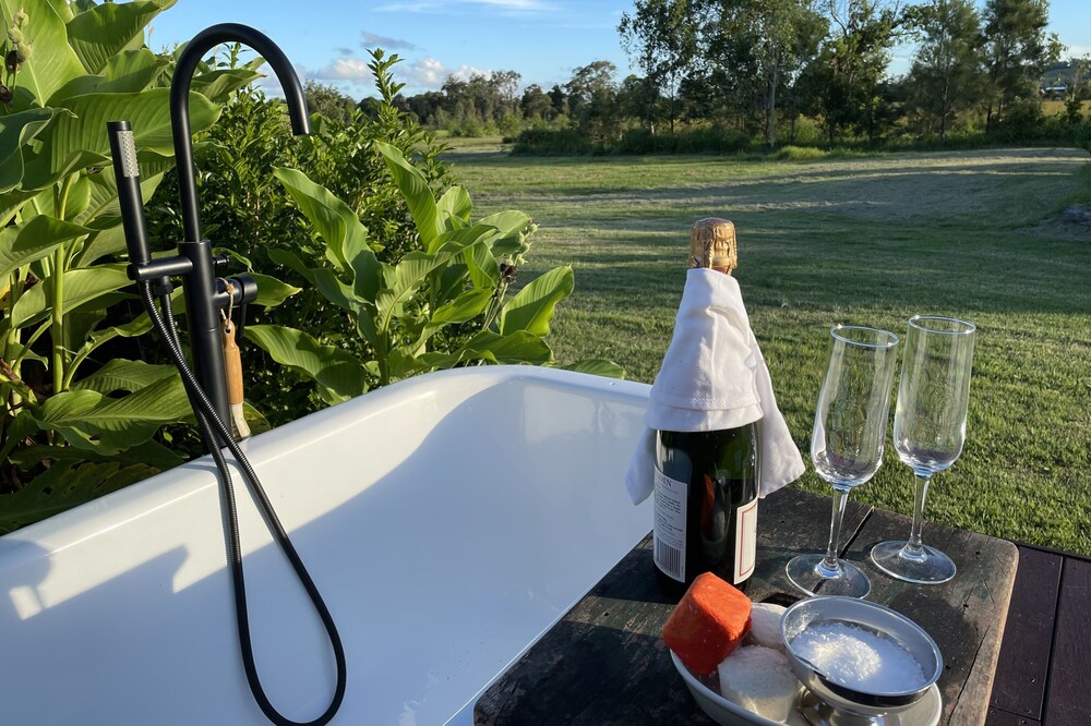 Private riverside retreat Lismore