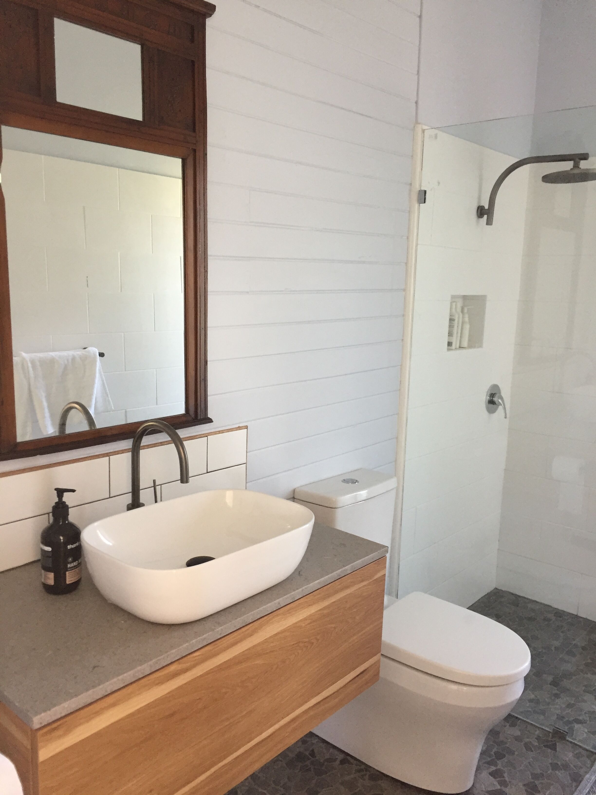 Private riverside retreat Lismore 