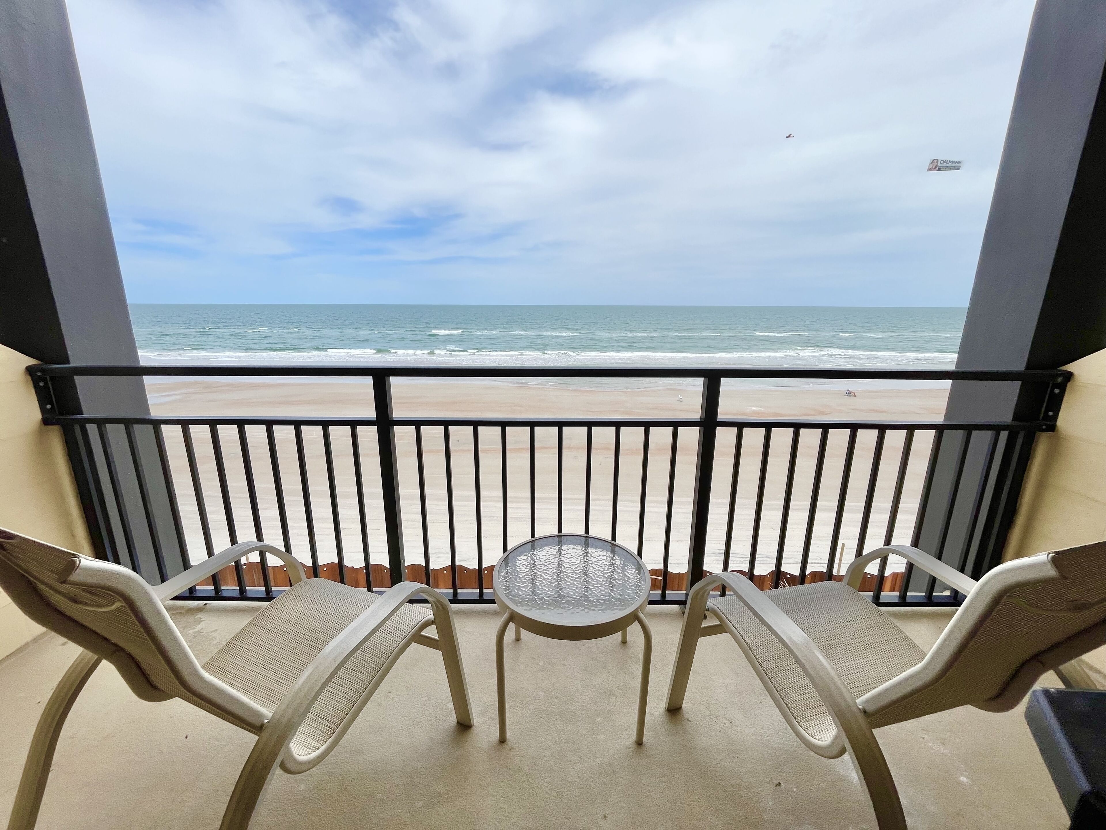 POOL IS OPEN! Oceanfront Condo