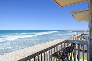 Property grounds - Luxury Ocean Front! Stunning Ocean Views. Walk-in Shower. Upper Cottage D18 North Coast Village (Oceanside)