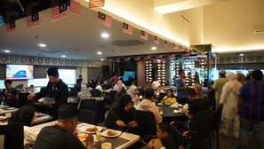 Daily buffet breakfast (MYR 30 per person)