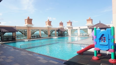 Outdoor pool, pool umbrellas
