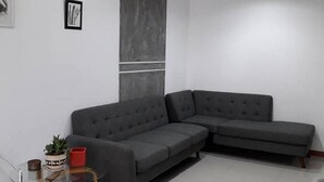 Apartment, 2 Bedrooms, Non Smoking | Living area | 32-inch Smart TV with cable channels, TV - H'epico Rent Apartments Piura (Piura)