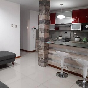Private kitchen - H'epico Rent Apartments Piura (Piura)