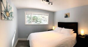 3 bedrooms, desk, iron/ironing board, WiFi