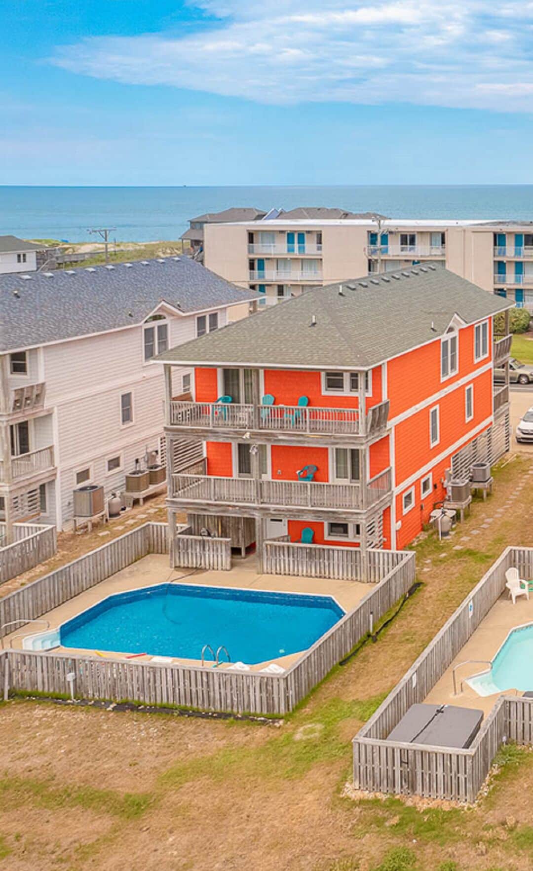 Sunset Breeze Semi-OceanFront: 6 Master Bedroom Suites, 8 Baths, Pool & Hot tub!