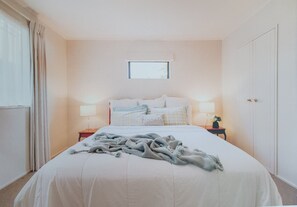 3 bedrooms, WiFi, bed sheets