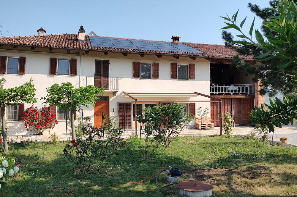Riviera delle Langhe Wine Country House with a Pool and Superb Views