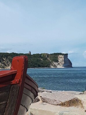 Unclassified image, 3 of 22, button