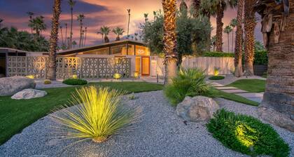 Mid-Century Modern Gem - Pool Spa Fire Pit w/ Stunning Views in Vista Las Palmas