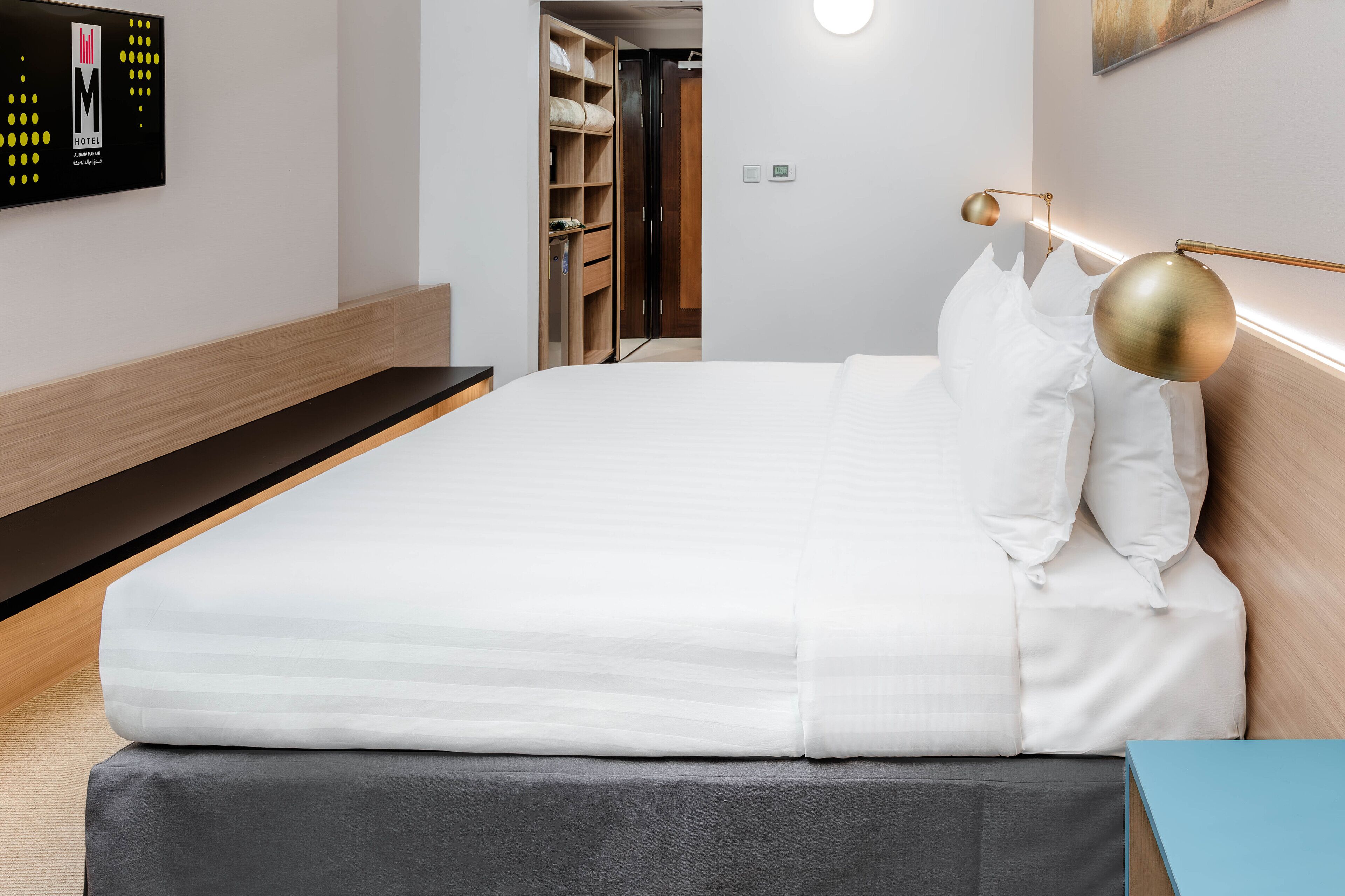 standard room, 1 king bed | 1 bedroom, premium bedding, in-room safe, individually decorated