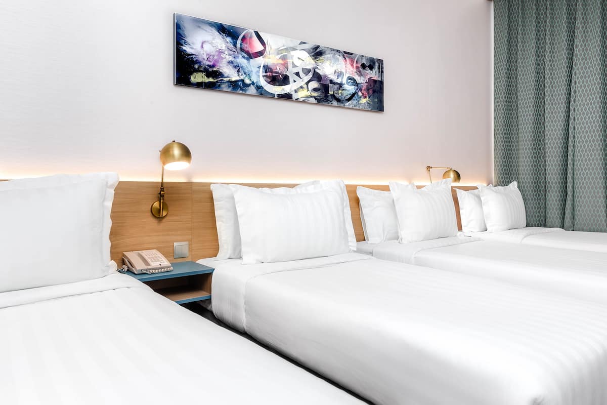 Quarto quádruplo standard | 1 quarto, roupas de cama premium, cofres nos quartos