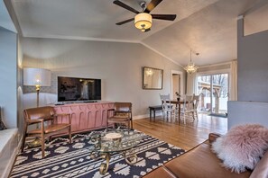 Téléviseur, foyer, console de jeux vidéo, Netflix