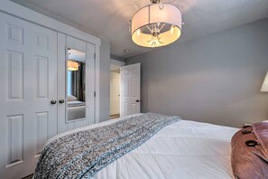 5 عدّة غرف نوم ومكواة/لوح كي وواي فاي وملاءات أسرّة