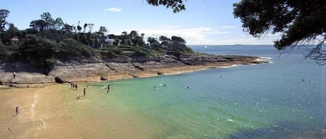 Plage à proximité, pêche sur place