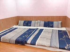 Habitación cuádruple estándar, para no fumadores | Wifi gratis y ropa de cama 