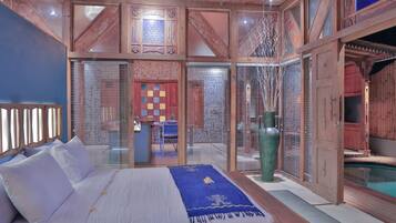 Deluxe Villa, 1 Bedroom | Down duvets, minibar, in-room safe, laptop workspace