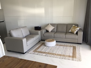 TV connectée, lecteur de DVD, chaîne hi-fi
