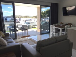 TV connectée, lecteur de DVD, chaîne hi-fi