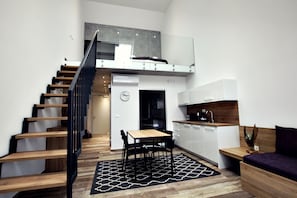 Apartament clàssic, 2 dormitoris, vistes al jardí (2,3,4,5) | Cuina privada | Cafetera i tetera i bullidora elèctrica 