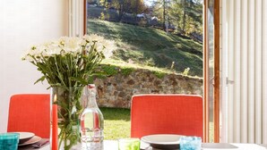 Dining - Apartment ski-in/ski-out  in front of Valtournenche gondola with private garage (Valtournenche)