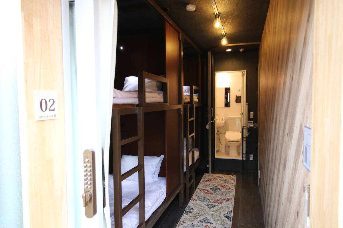 Down duvets, in-room safe, free WiFi, bed sheets