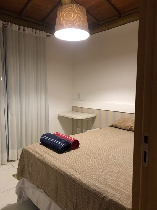 3 عدّة غرف نوم ومكواة/لوح كي وواي فاي مجانًا وملاءات أسرّة