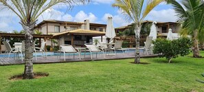 تناول الطعام بالخارج