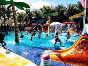 Outdoor pool - Great apartment in the Cartier beach of the future 2 Bedrooms, with pool (Vicente Pinzon)