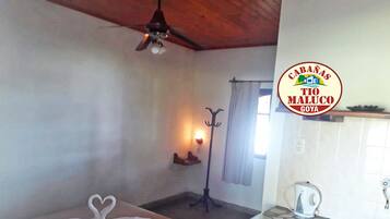 Dubbelrum - 1 queensize-säng - tillgänglighetsanpassat - utsikt mot floden (#7) | Mörkläggningsgardiner, ljudisolering, extrasängar och gratis wi-fi