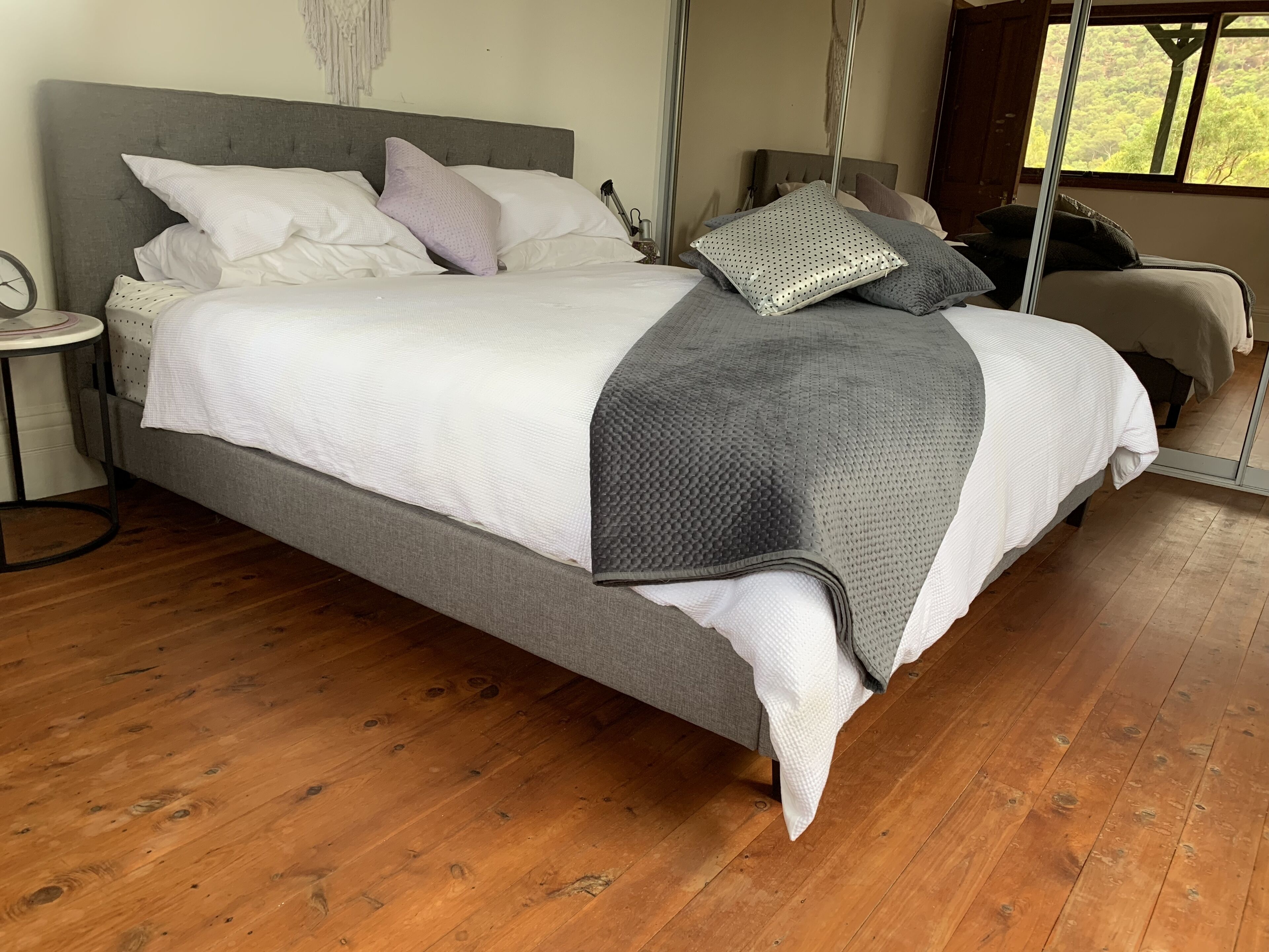 Litttle House on the Hill- Hawkesbiry River Views -Overlooking National Park.