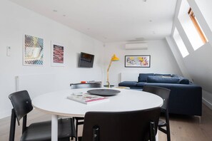Dining - Huge Leicester Square 2BR - Netflix & Nespresso (London)